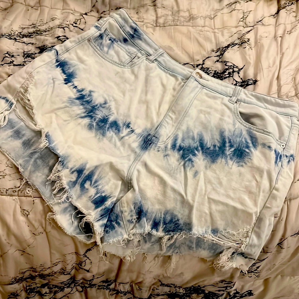American eagle jean shorts! Size 18!